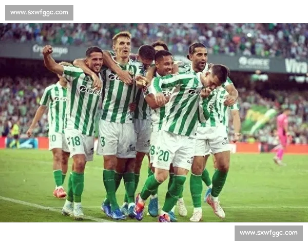 国际足坛聚焦：欧洲顶级联赛激战正酣 各大豪门争冠之路充满悬念